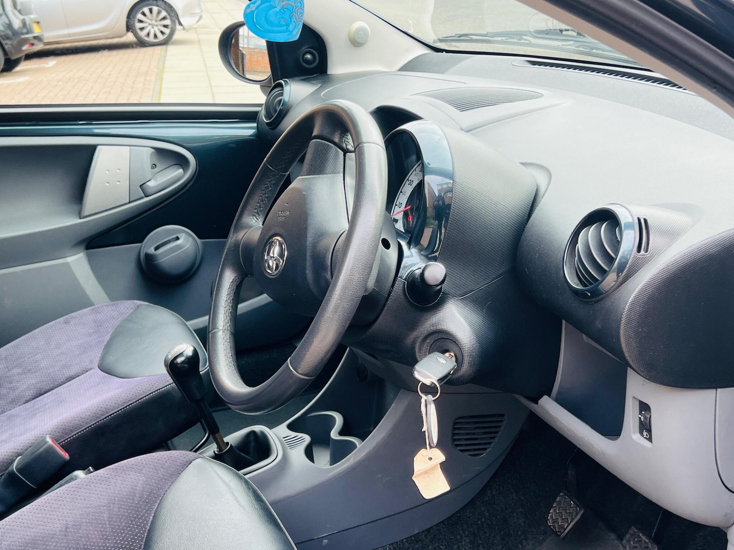 Used Toyota AYGO 2012 for sale - 76486841: Photo 28