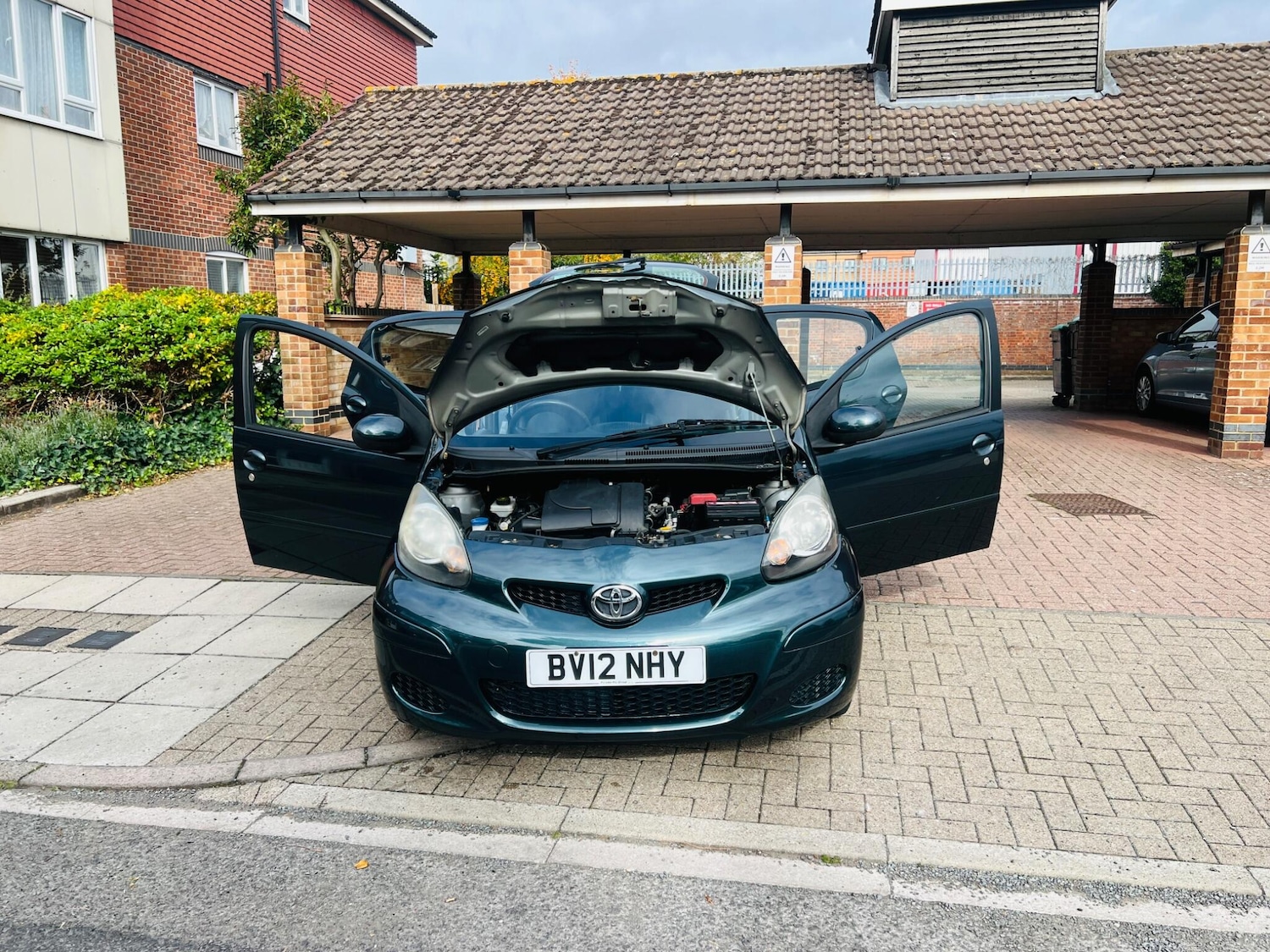 Used Toyota AYGO 2012 for sale - 76486841: Photo 4