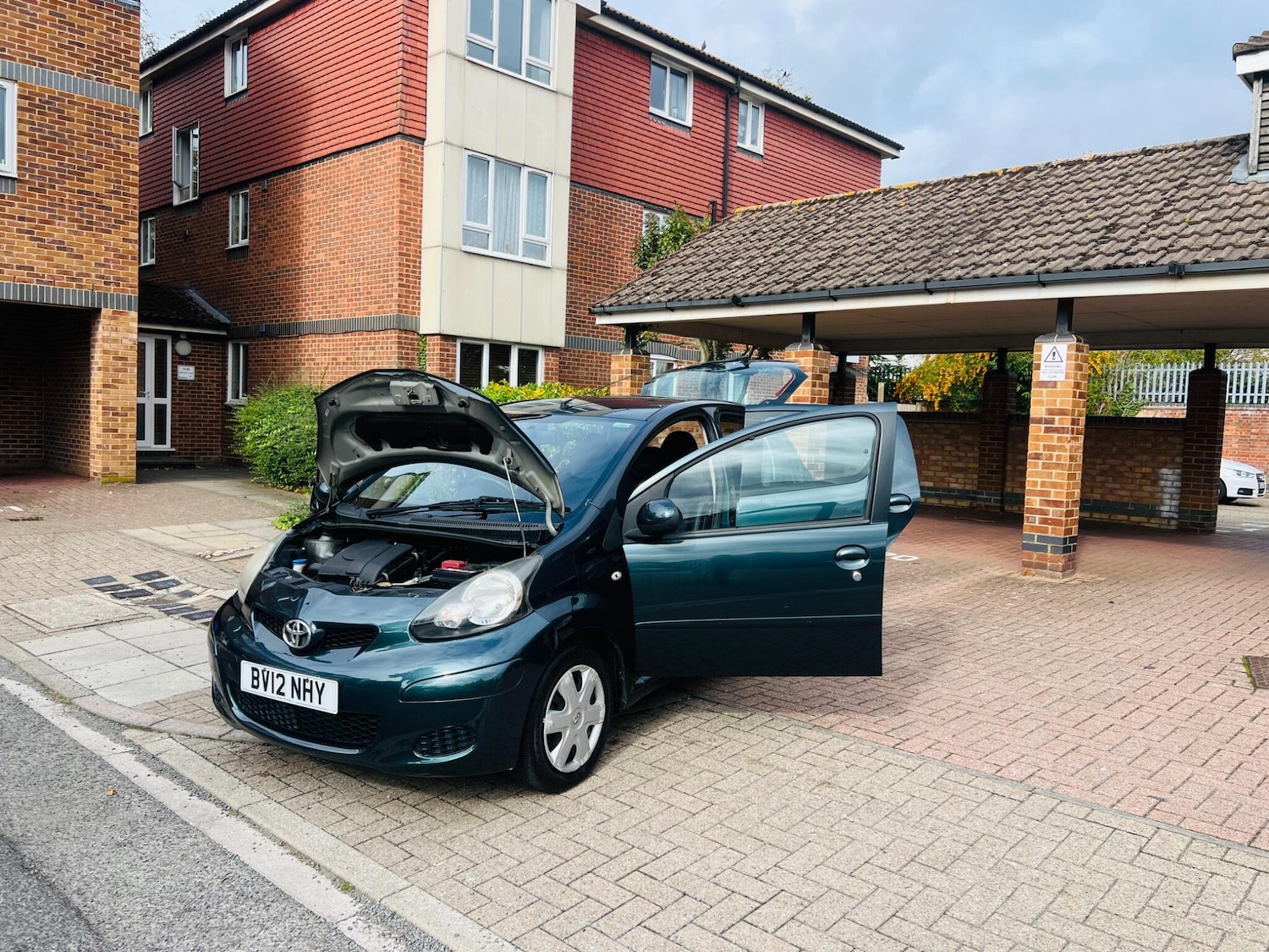 Used Toyota AYGO 2012 for sale - 76486841: Photo 5