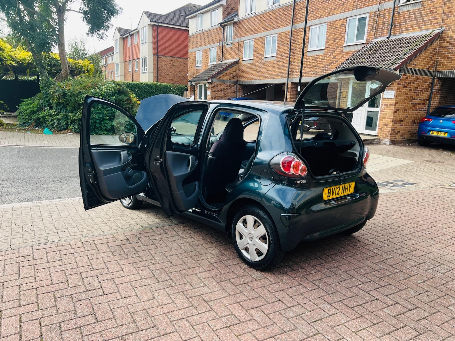 Used Toyota AYGO 2012 for sale - 76486841: Photo 6