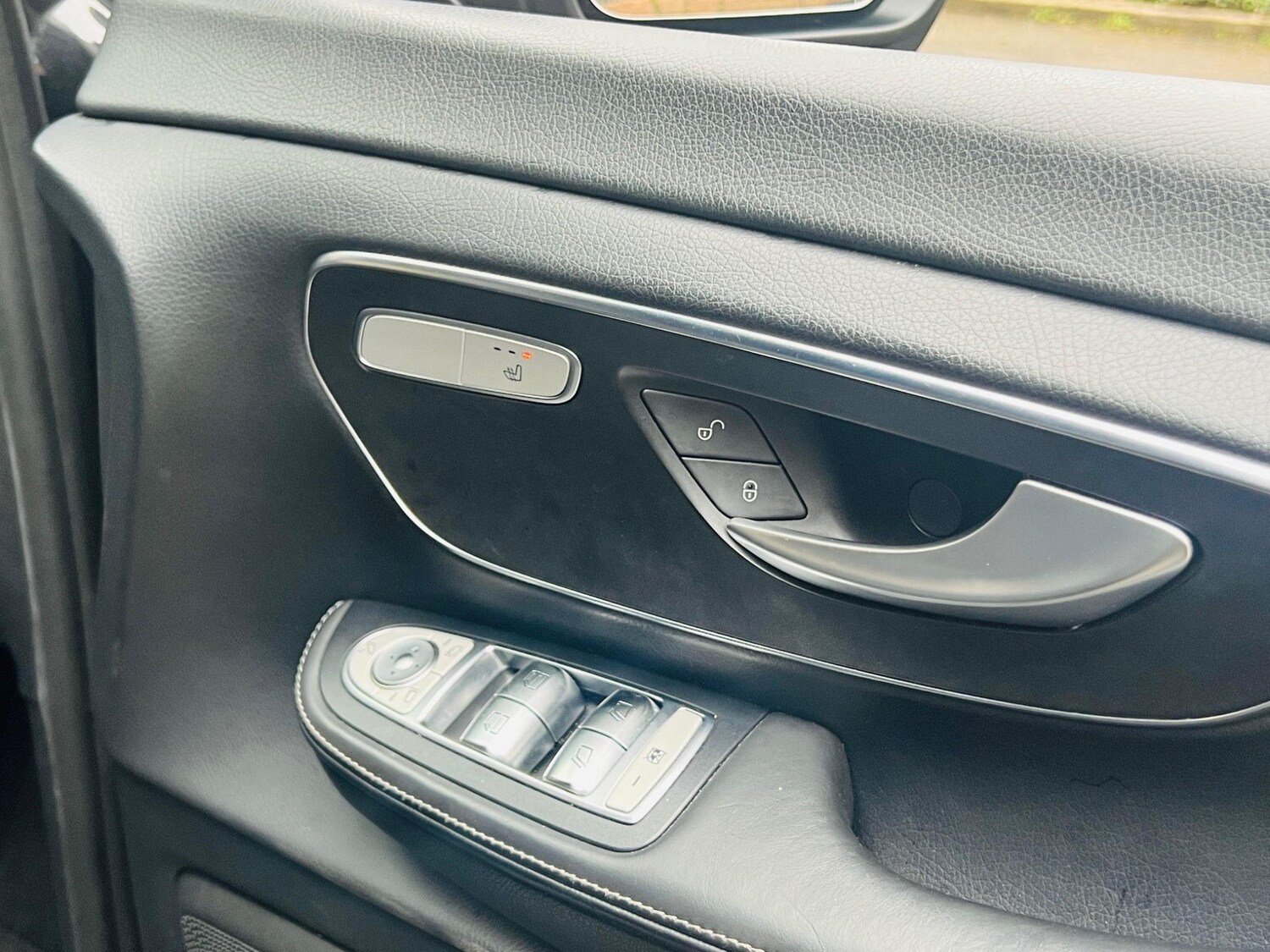 Used Mercedes-Benz V-Class 2019 for sale - 76486869: Photo 10