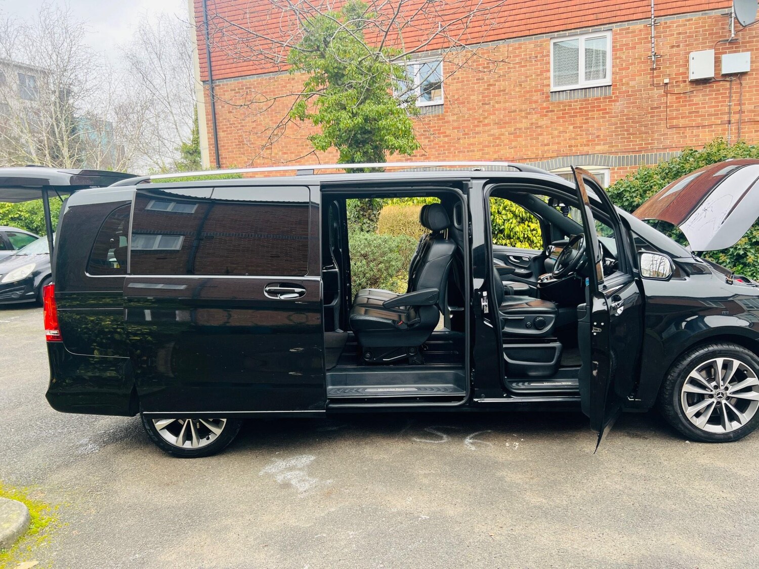 Used Mercedes-Benz V-Class 2019 for sale - 76486869: Photo 44