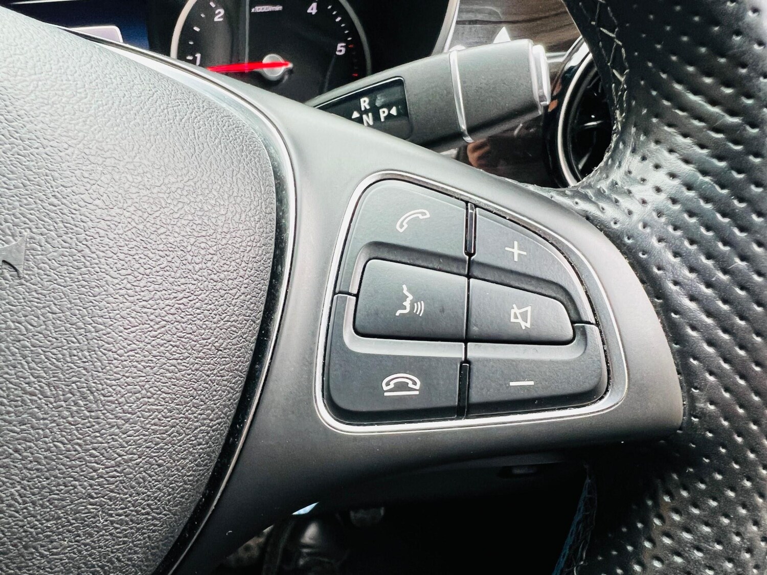 Used Mercedes-Benz V-Class 2019 for sale - 76486869: Photo 57