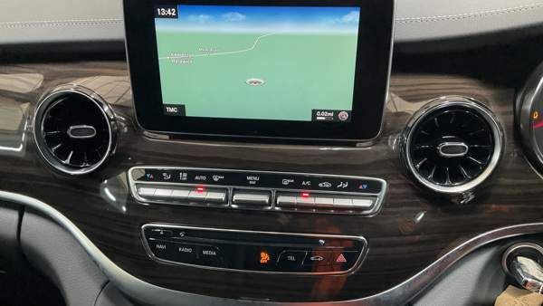 Used Mercedes-Benz V-Class 2019 for sale - 76486869: Photo 69