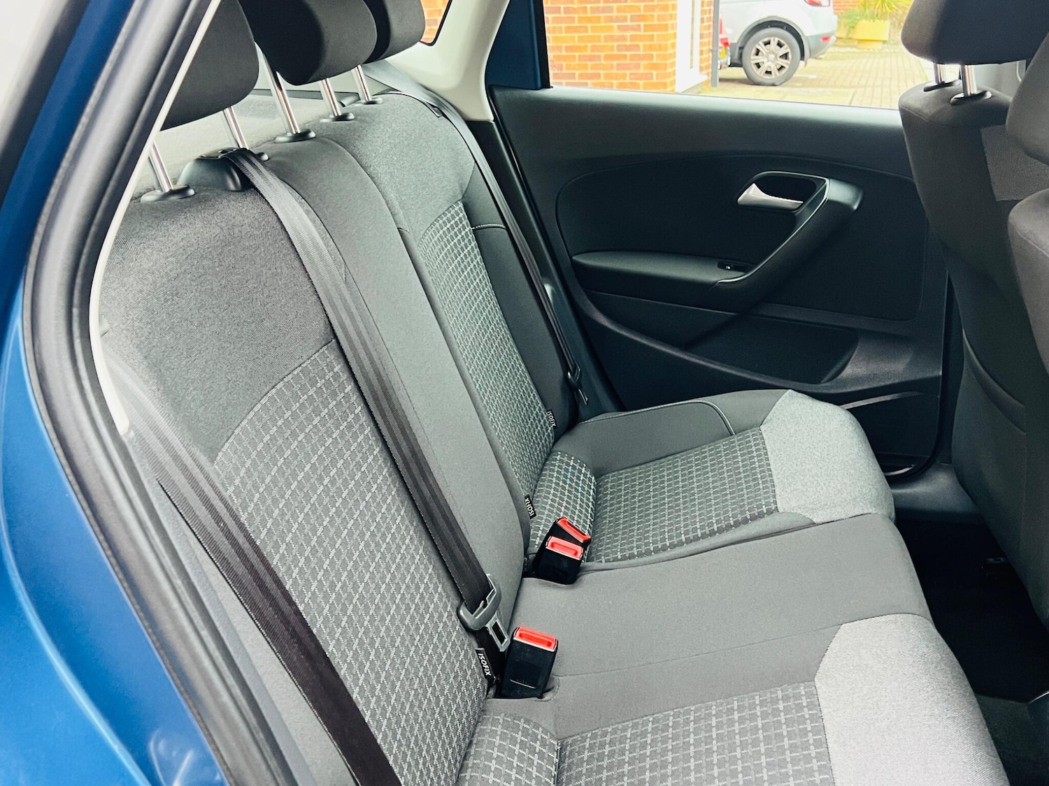 Used Volkswagen Polo 2015 for sale - 76667310: Photo 34