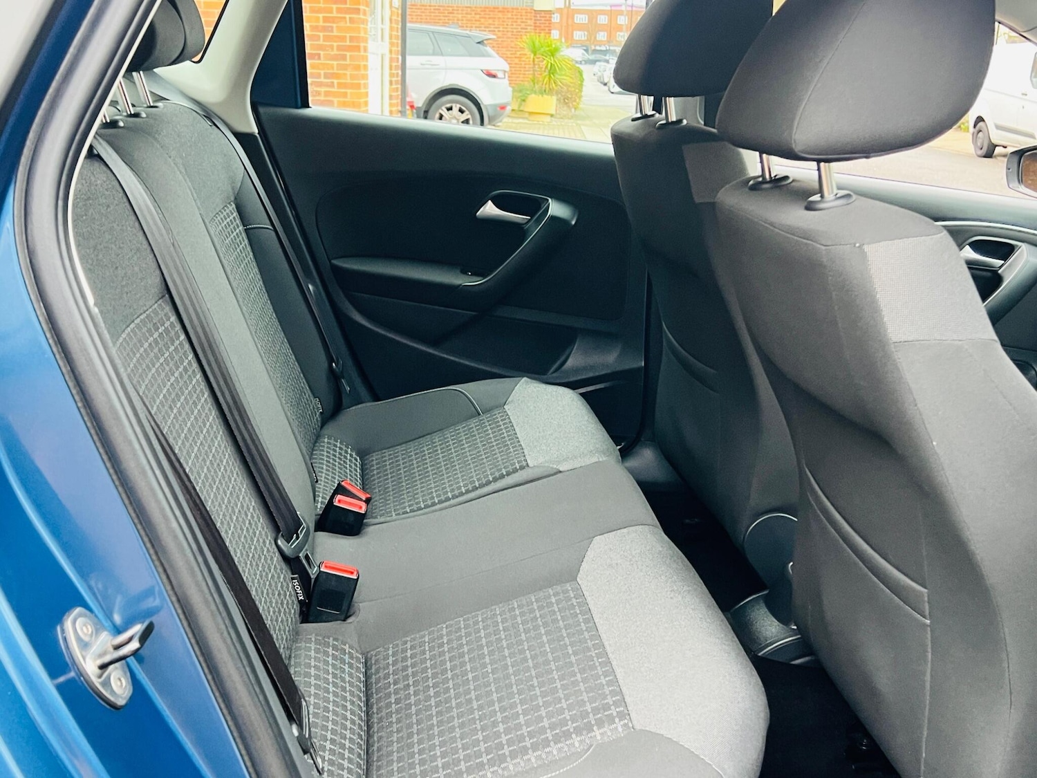 Used Volkswagen Polo 2015 for sale - 76667310: Photo 35