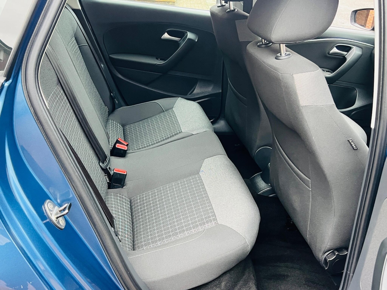 Used Volkswagen Polo 2015 for sale - 76667310: Photo 36