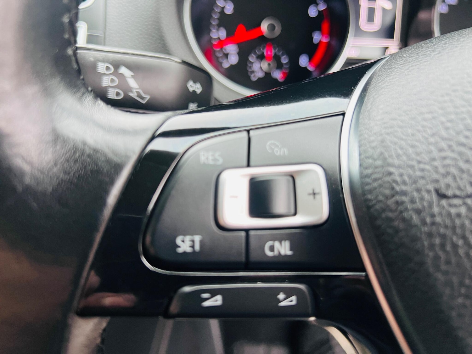 Used Volkswagen Polo 2015 for sale - 76667310: Photo 39