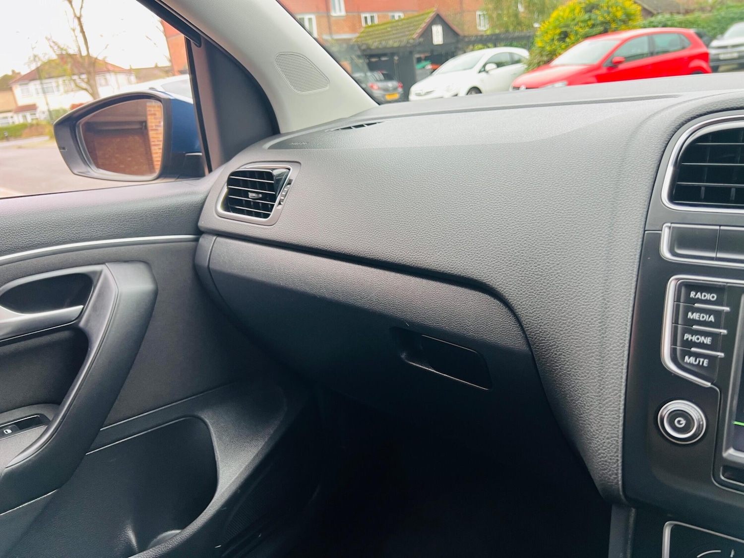 Used Volkswagen Polo 2015 for sale - 76667310: Photo 53