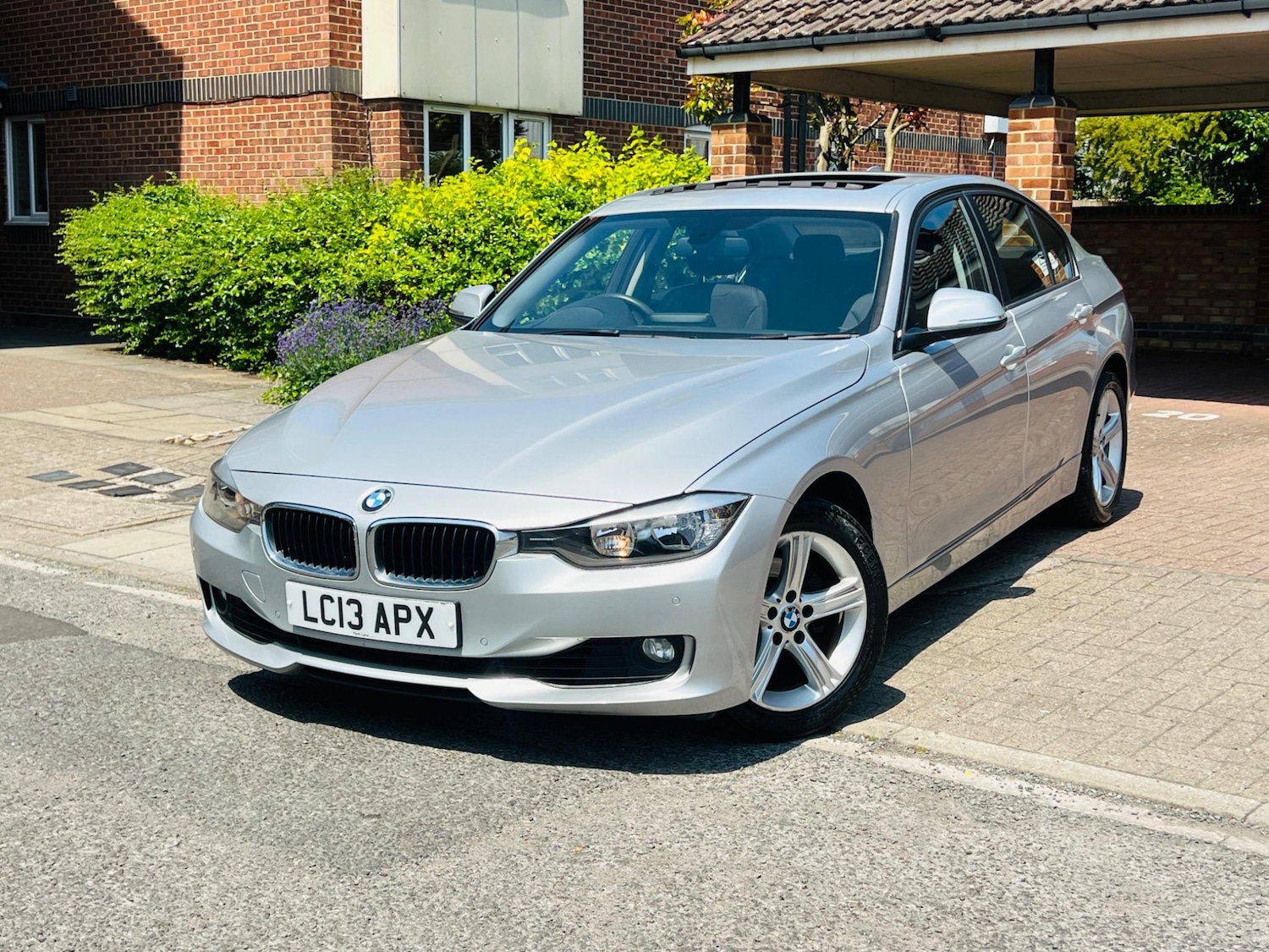 Used BMW 3 Series 2013 for sale - 76486828: Photo 2