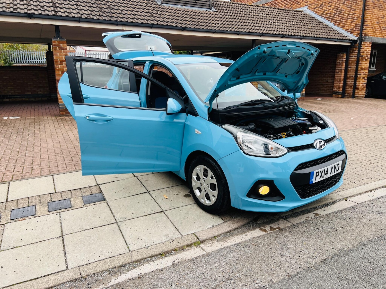 Used Hyundai i10 2014 for sale - 76486842: Photo 3