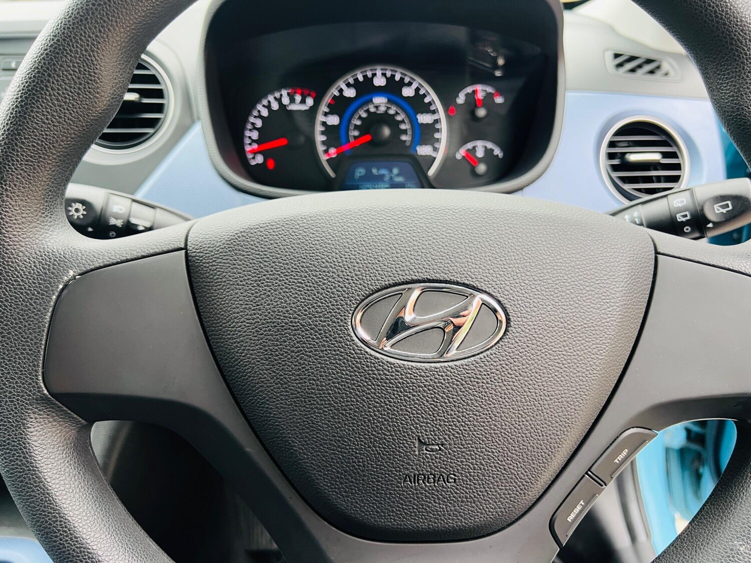 Used Hyundai i10 2014 for sale - 76486842: Photo 36