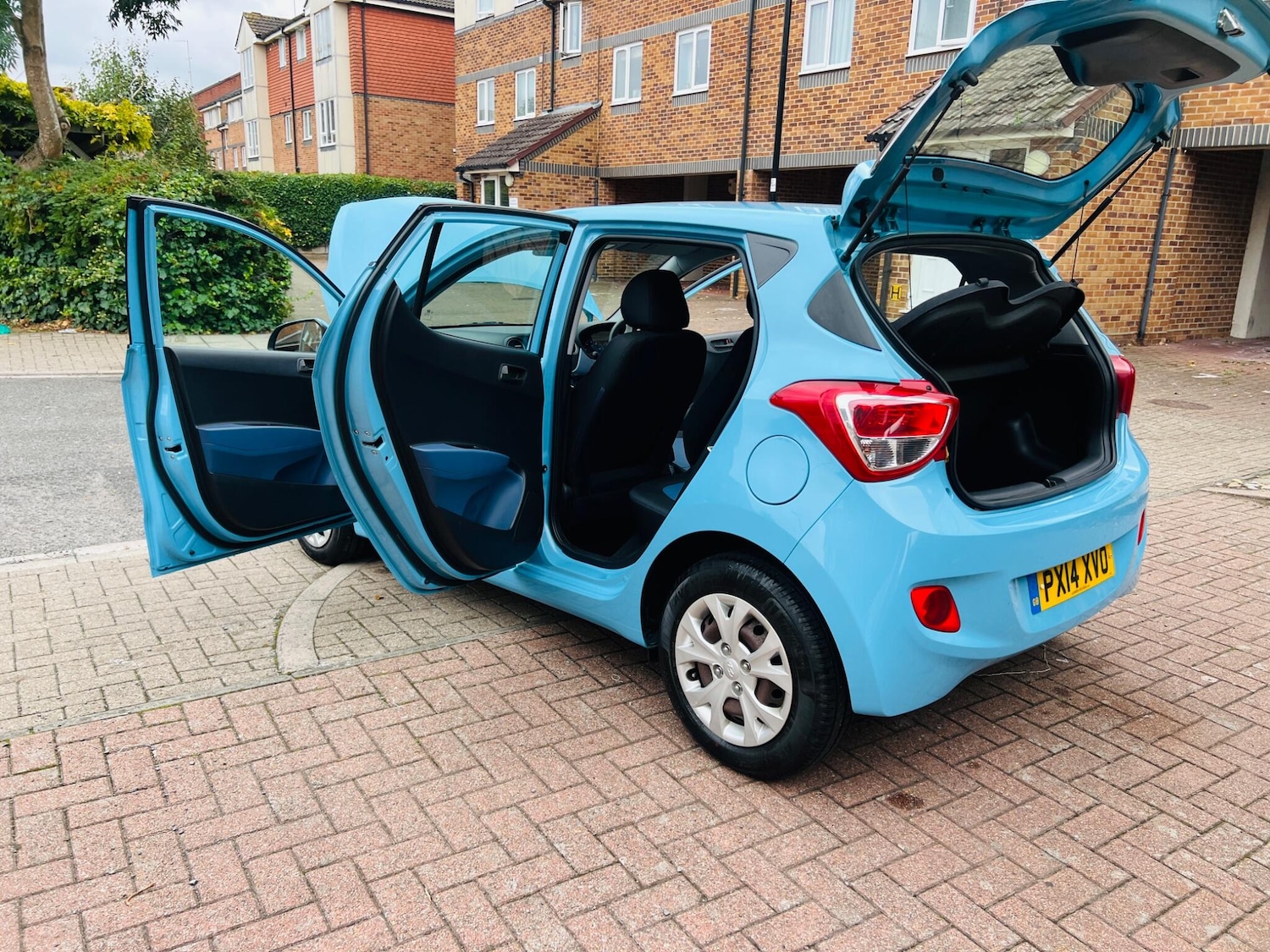 Used Hyundai i10 2014 for sale - 76486842: Photo 6