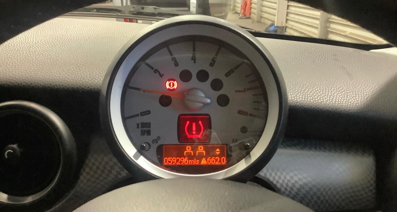 Used MINI Hatch 2009 for sale - 76935805: Photo 10