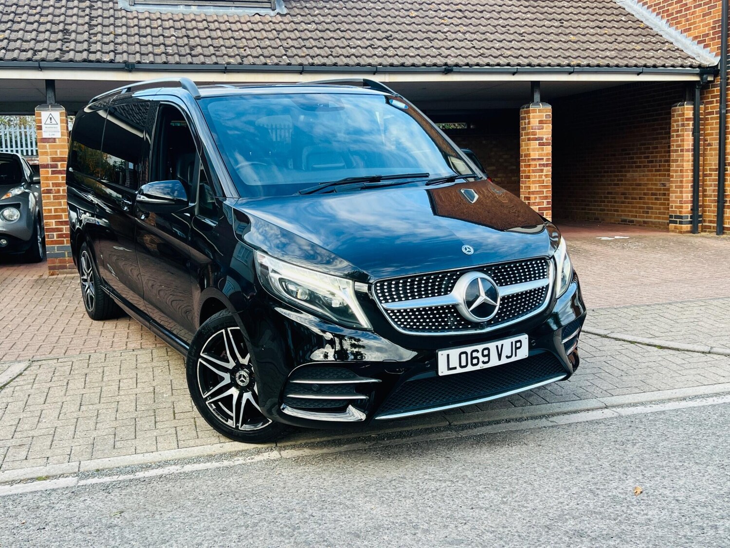 Used Mercedes-Benz V-Class 2019 for sale - 76486863: Photo 11