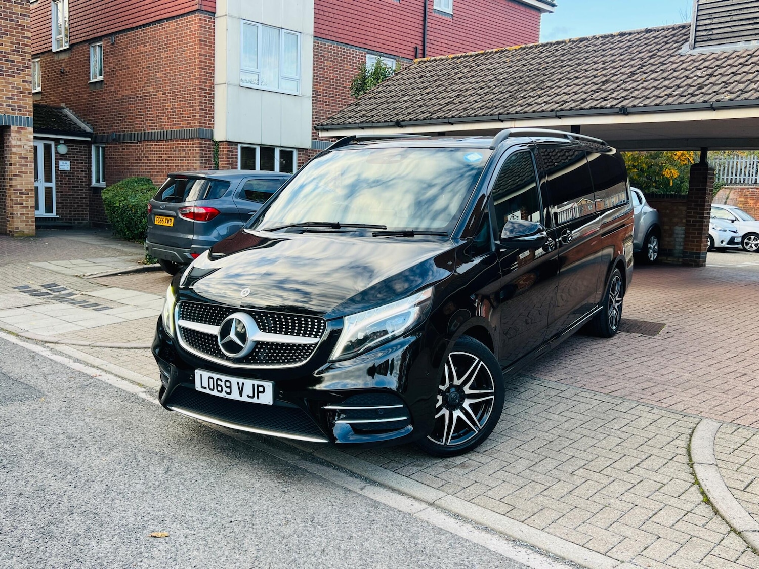 Used Mercedes-Benz V-Class 2019 for sale - 76486863: Photo 2
