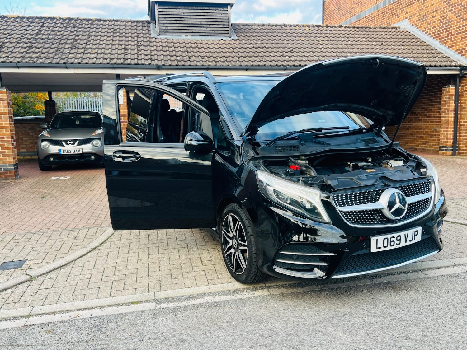 Used Mercedes-Benz V-Class 2019 for sale - 76486863: Photo 3