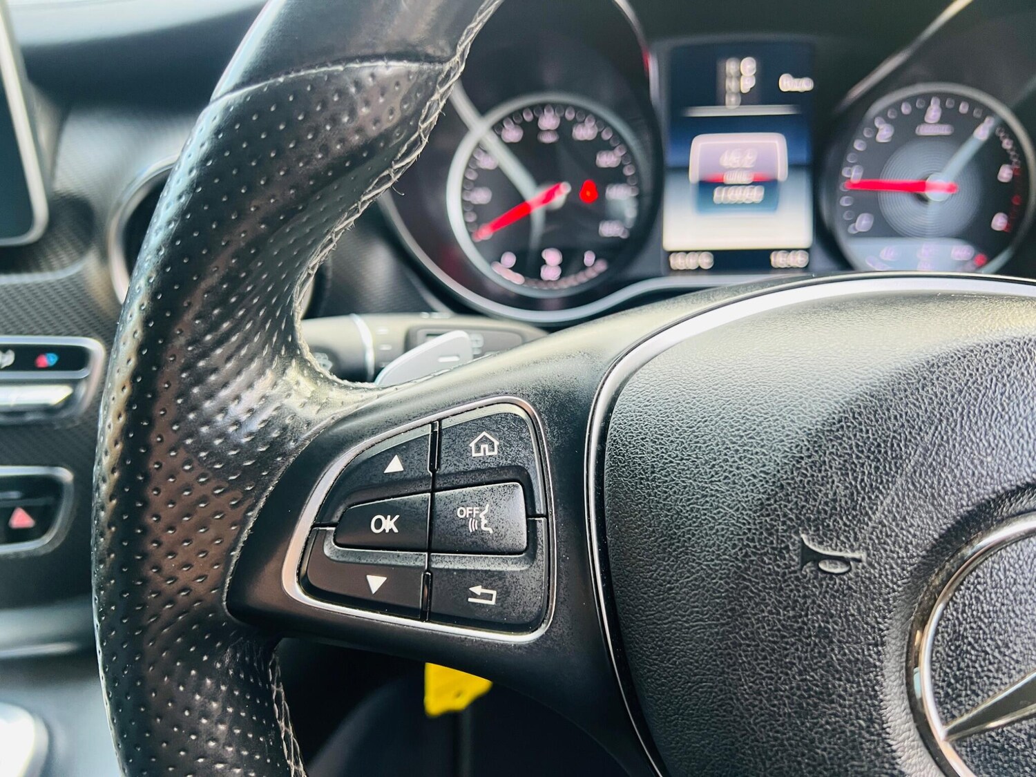 Used Mercedes-Benz V-Class 2019 for sale - 76486863: Photo 36