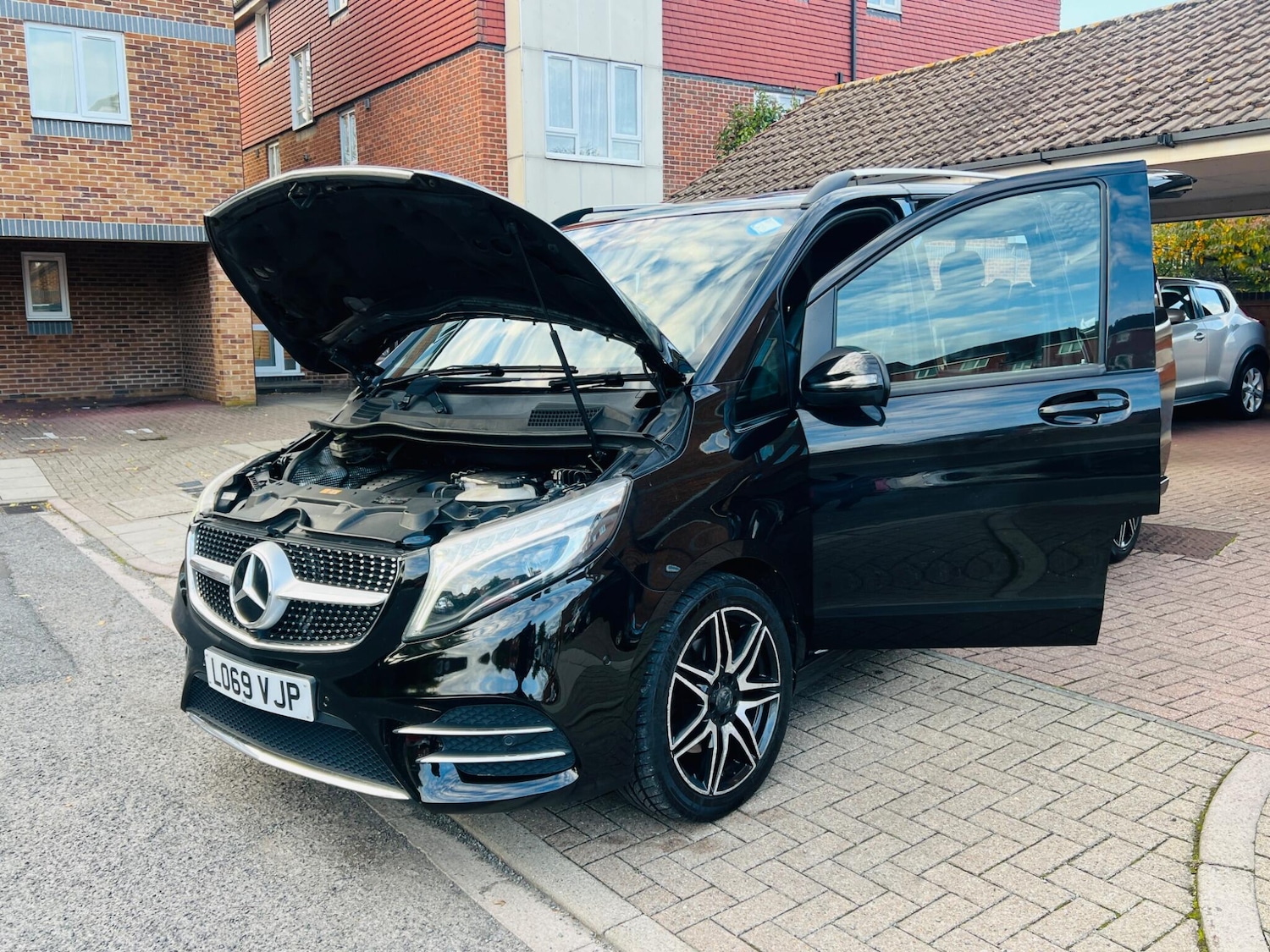 Used Mercedes-Benz V-Class 2019 for sale - 76486863: Photo 4