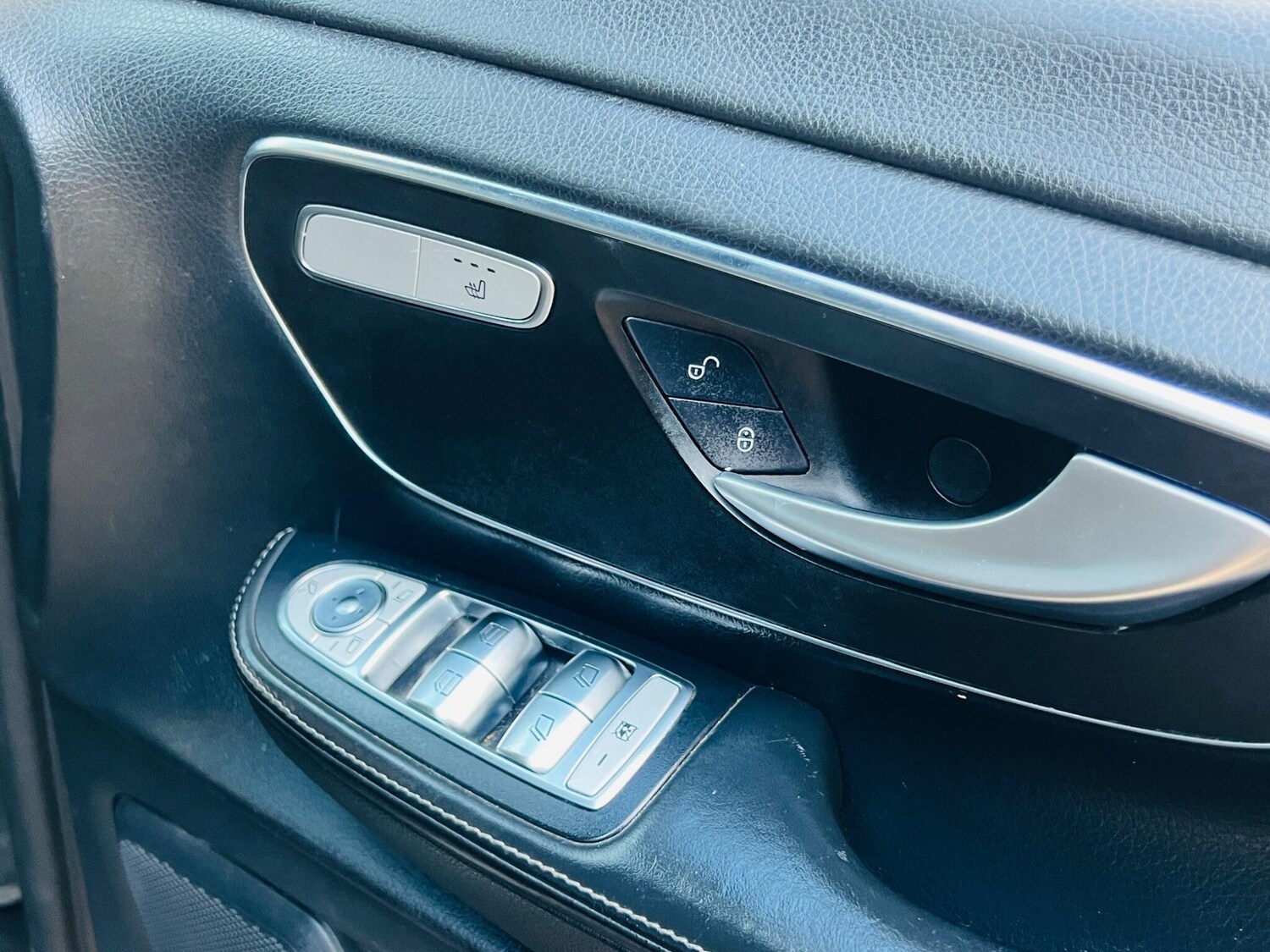 Used Mercedes-Benz V-Class 2019 for sale - 76486863: Photo 40