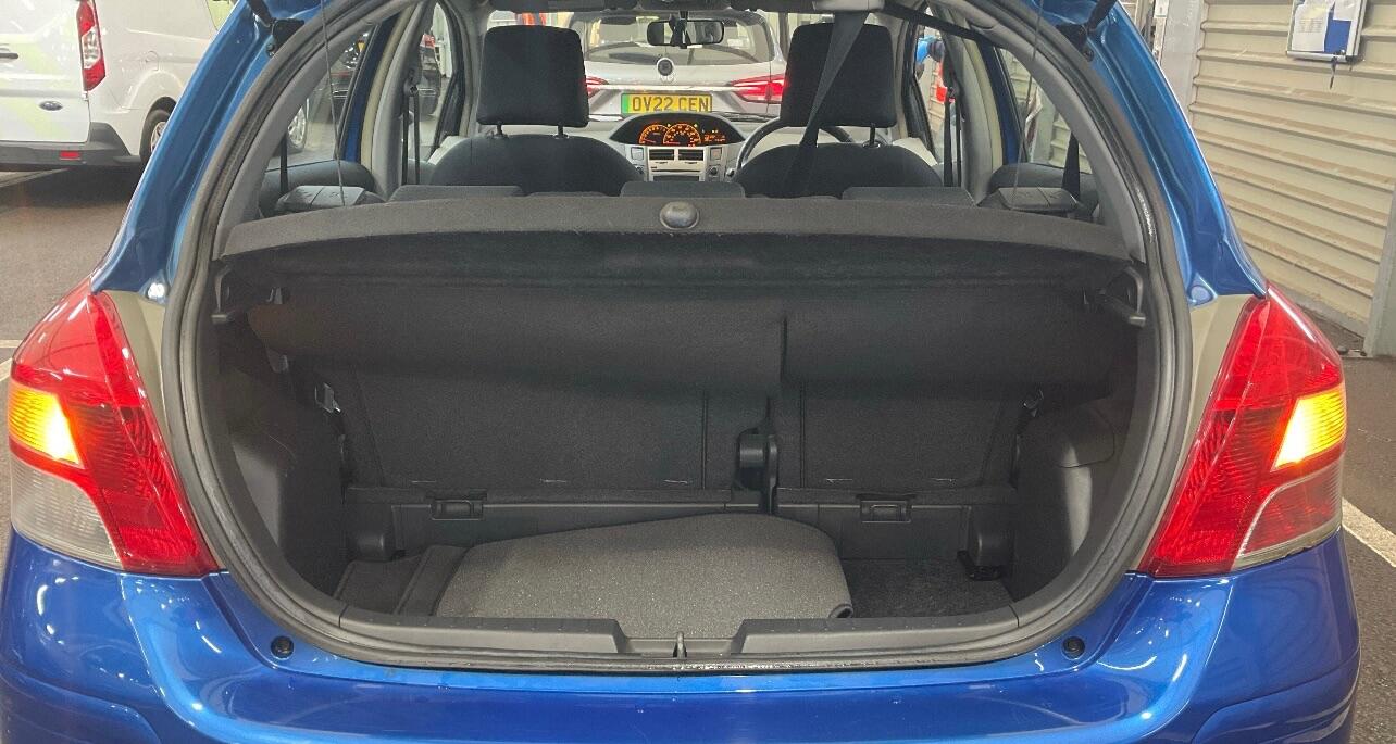 Used Toyota Yaris 2010 for sale - 76926011: Photo 11