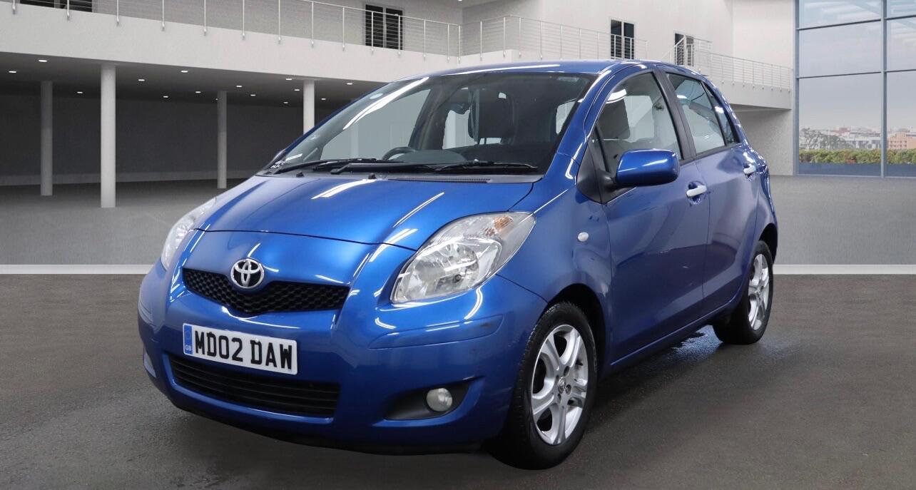 Used Toyota Yaris 2010 for sale - 76926011: Photo 2