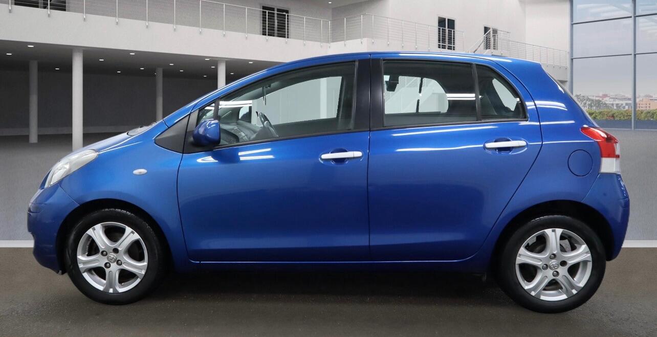 Used Toyota Yaris 2010 for sale - 76926011: Photo 4