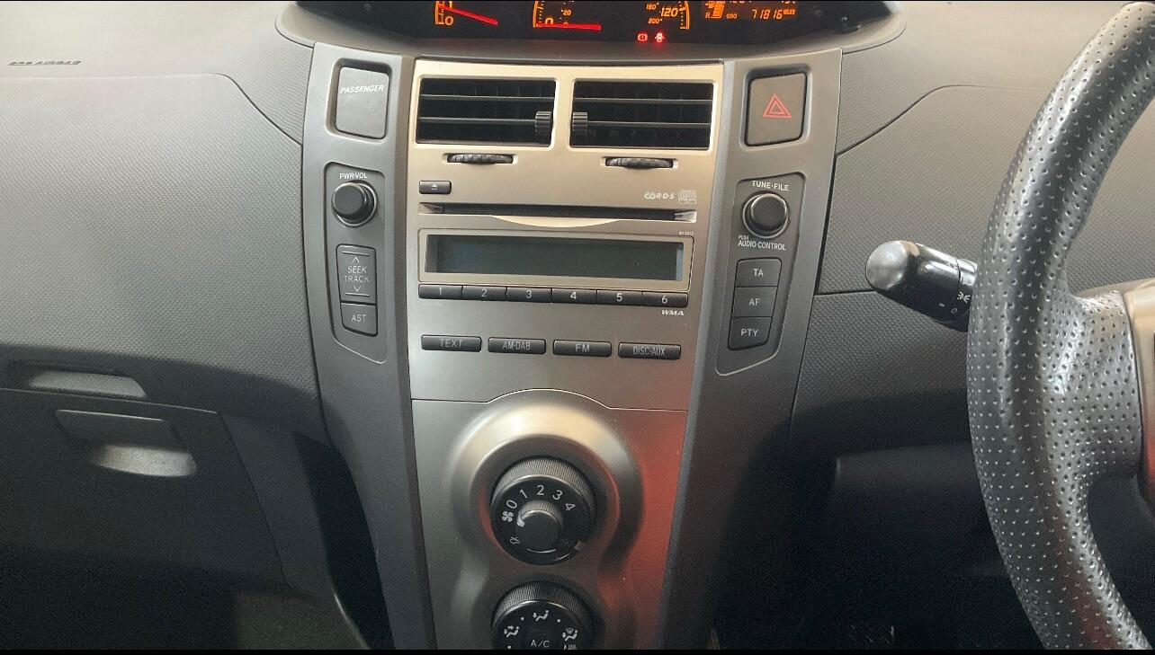 Used Toyota Yaris 2010 for sale - 76926011: Photo 7