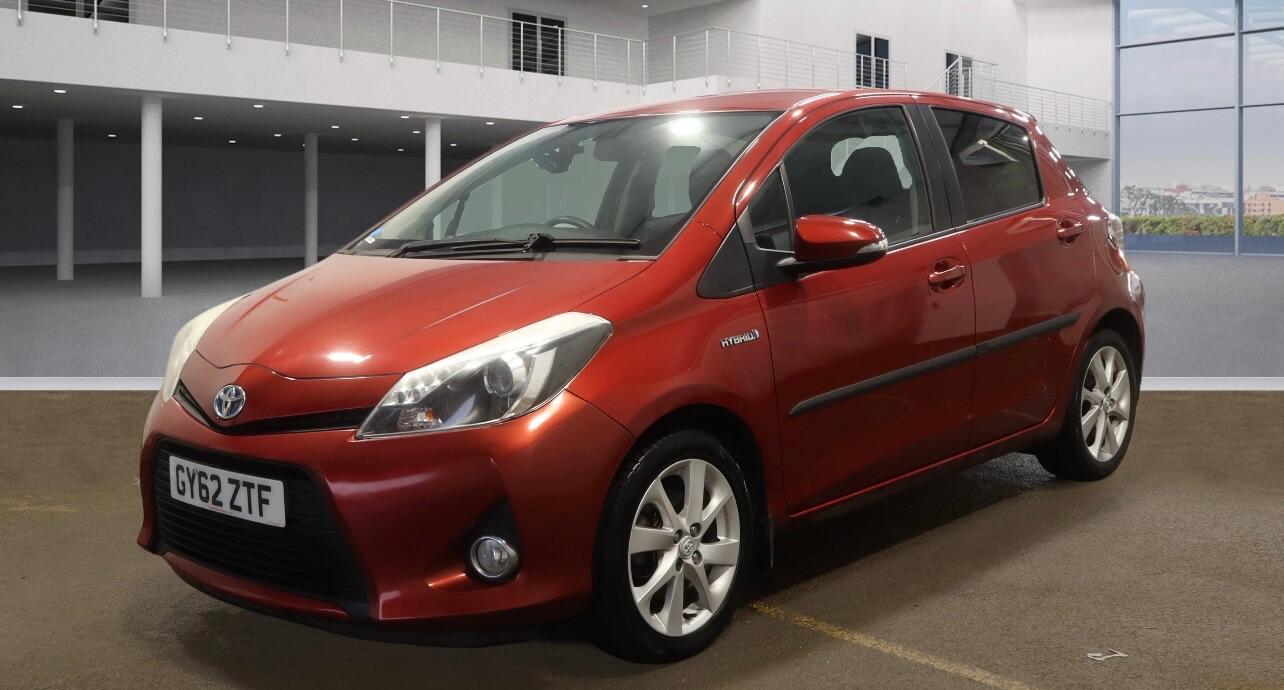 Used Toyota Yaris 2013 for sale - 77015971: Photo 2