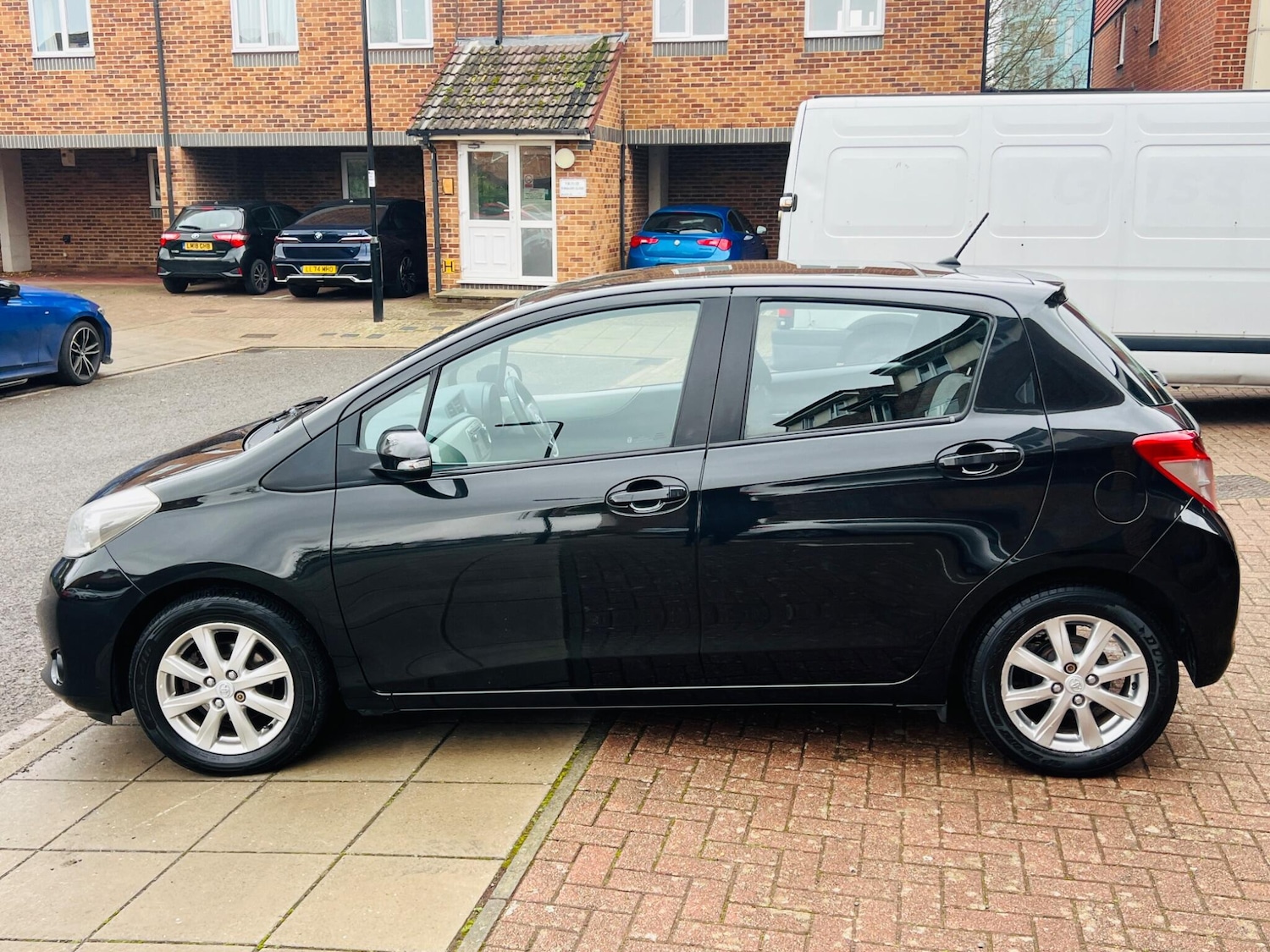 Used Toyota Yaris 2011 for sale - 76866060: Photo 19