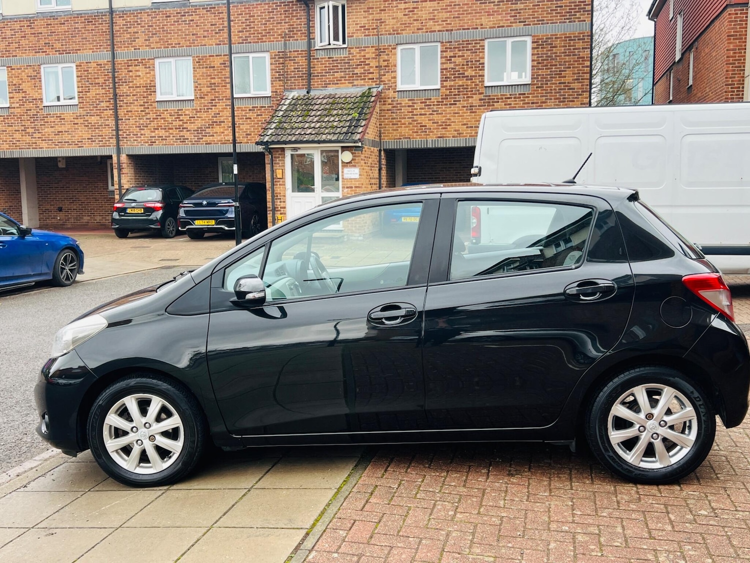 Used Toyota Yaris 2011 for sale - 76866060: Photo 20