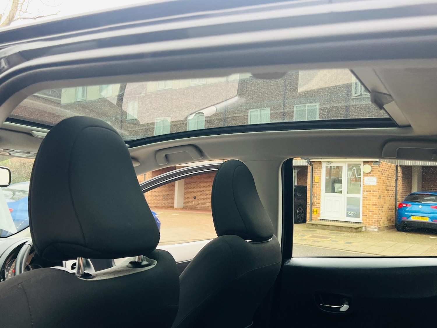 Used Toyota Yaris 2011 for sale - 76866060: Photo 30