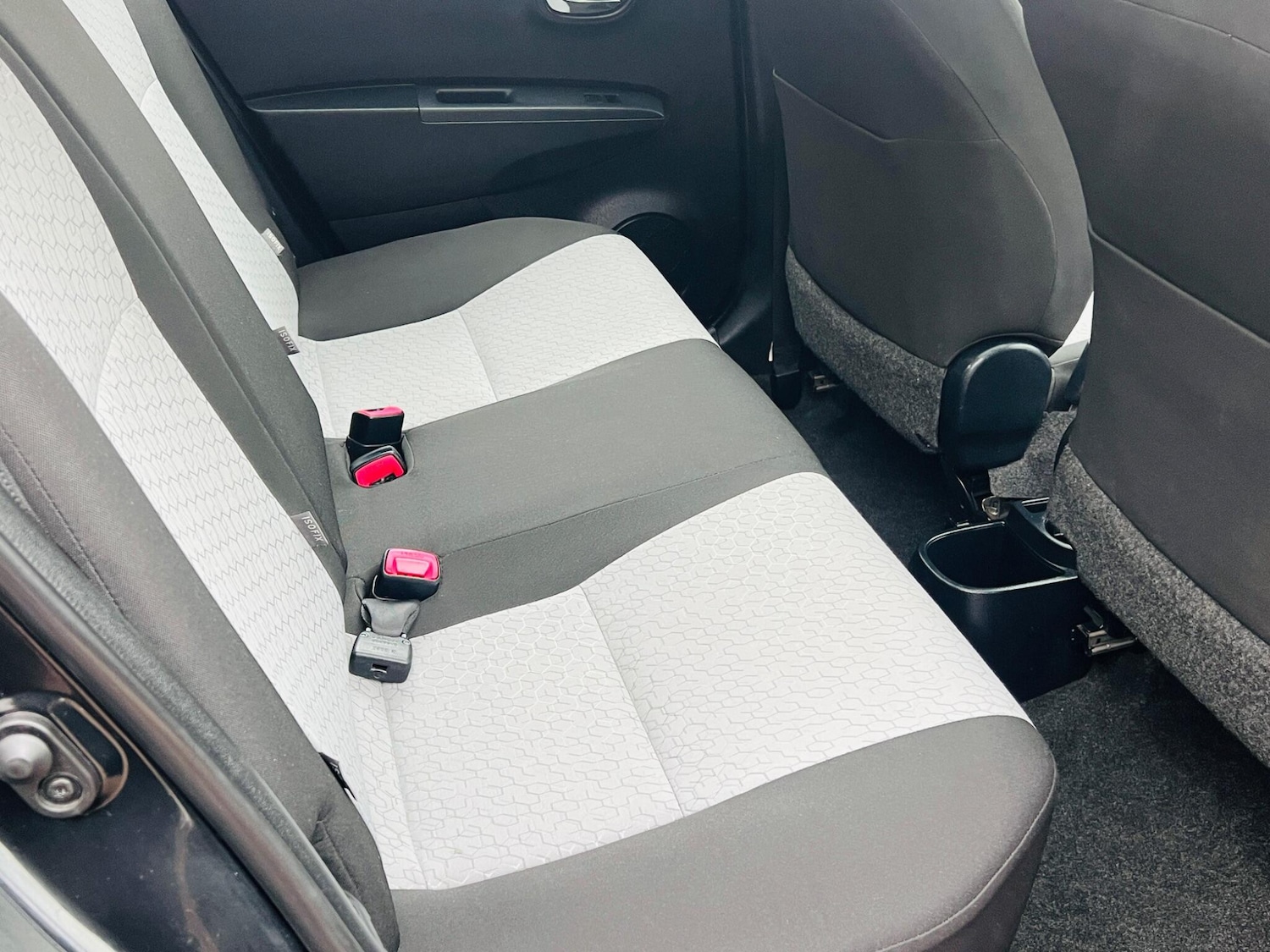 Used Toyota Yaris 2011 for sale - 76866060: Photo 31