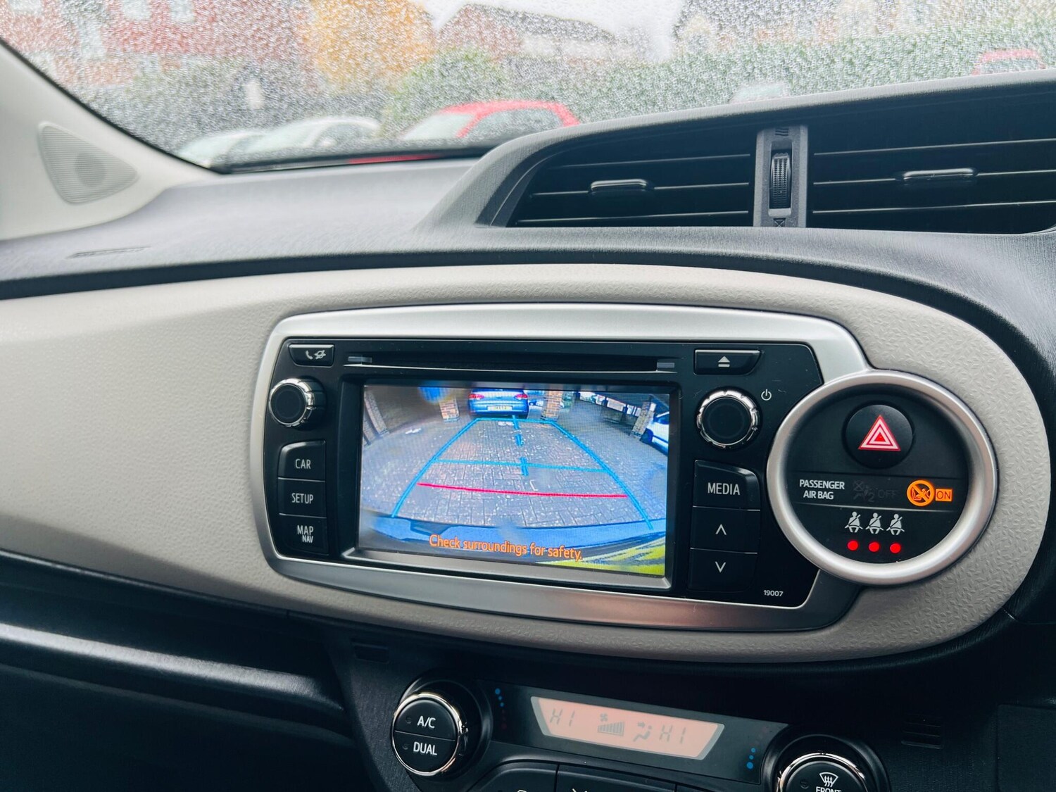 Used Toyota Yaris 2011 for sale - 76866060: Photo 38