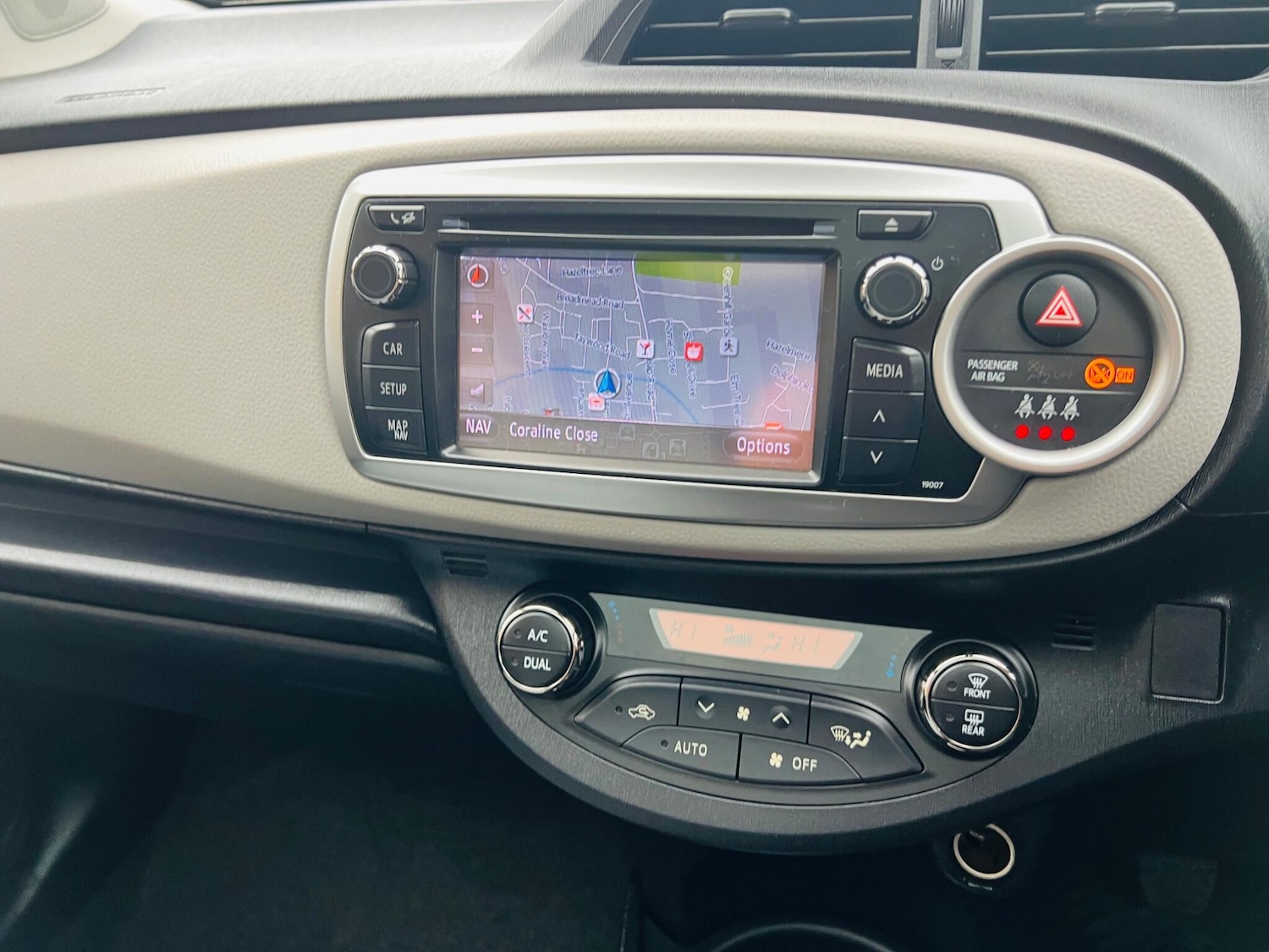 Used Toyota Yaris 2011 for sale - 76866060: Photo 39