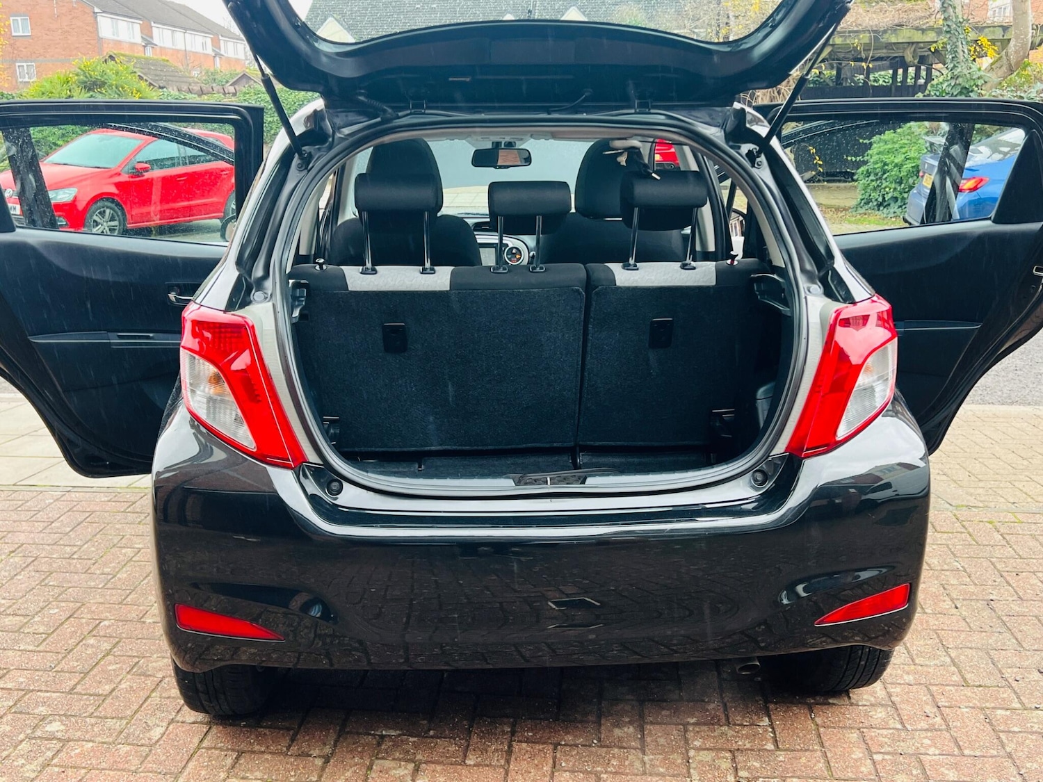 Used Toyota Yaris 2011 for sale - 76866060: Photo 42