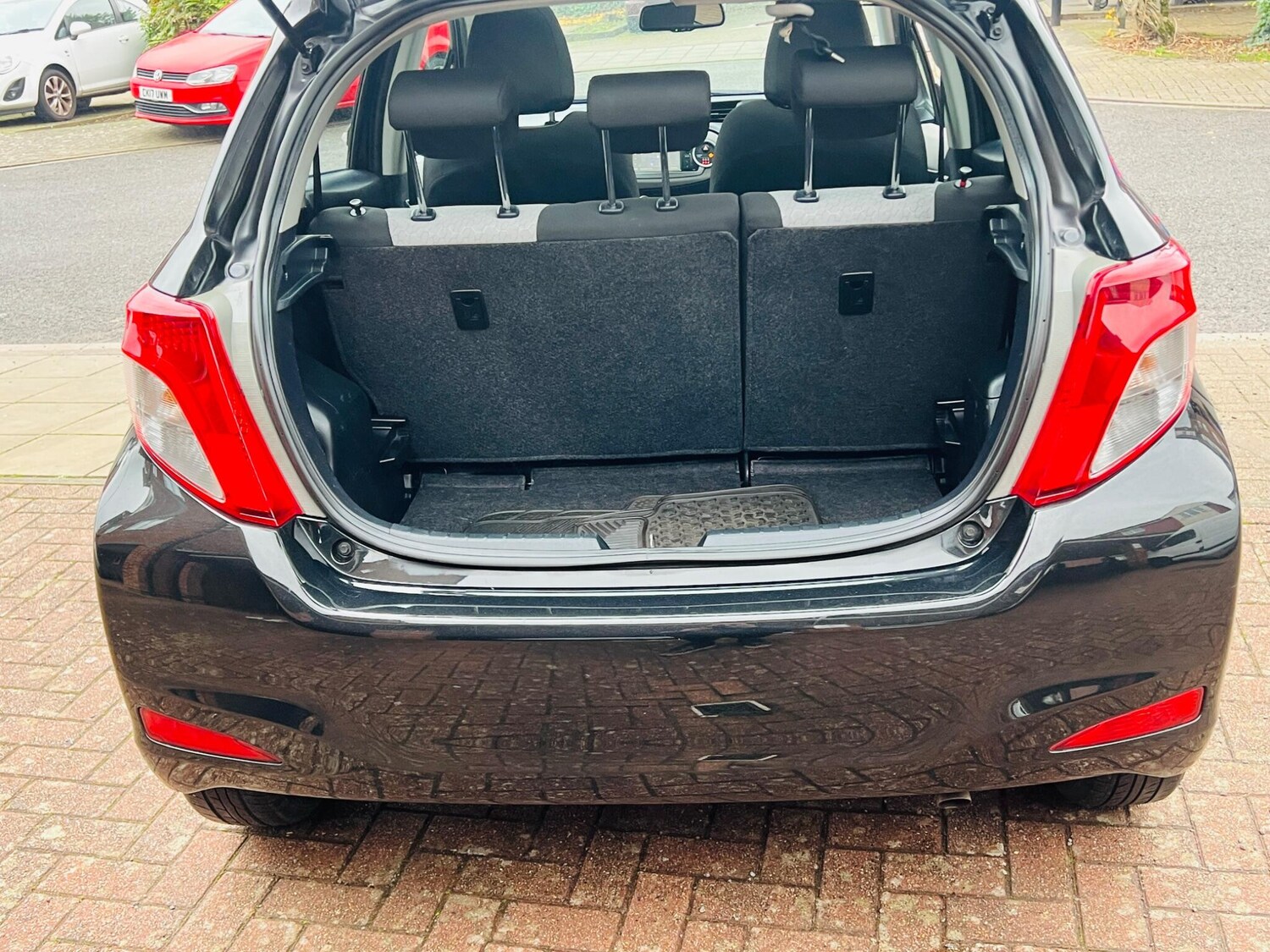 Used Toyota Yaris 2011 for sale - 76866060: Photo 43