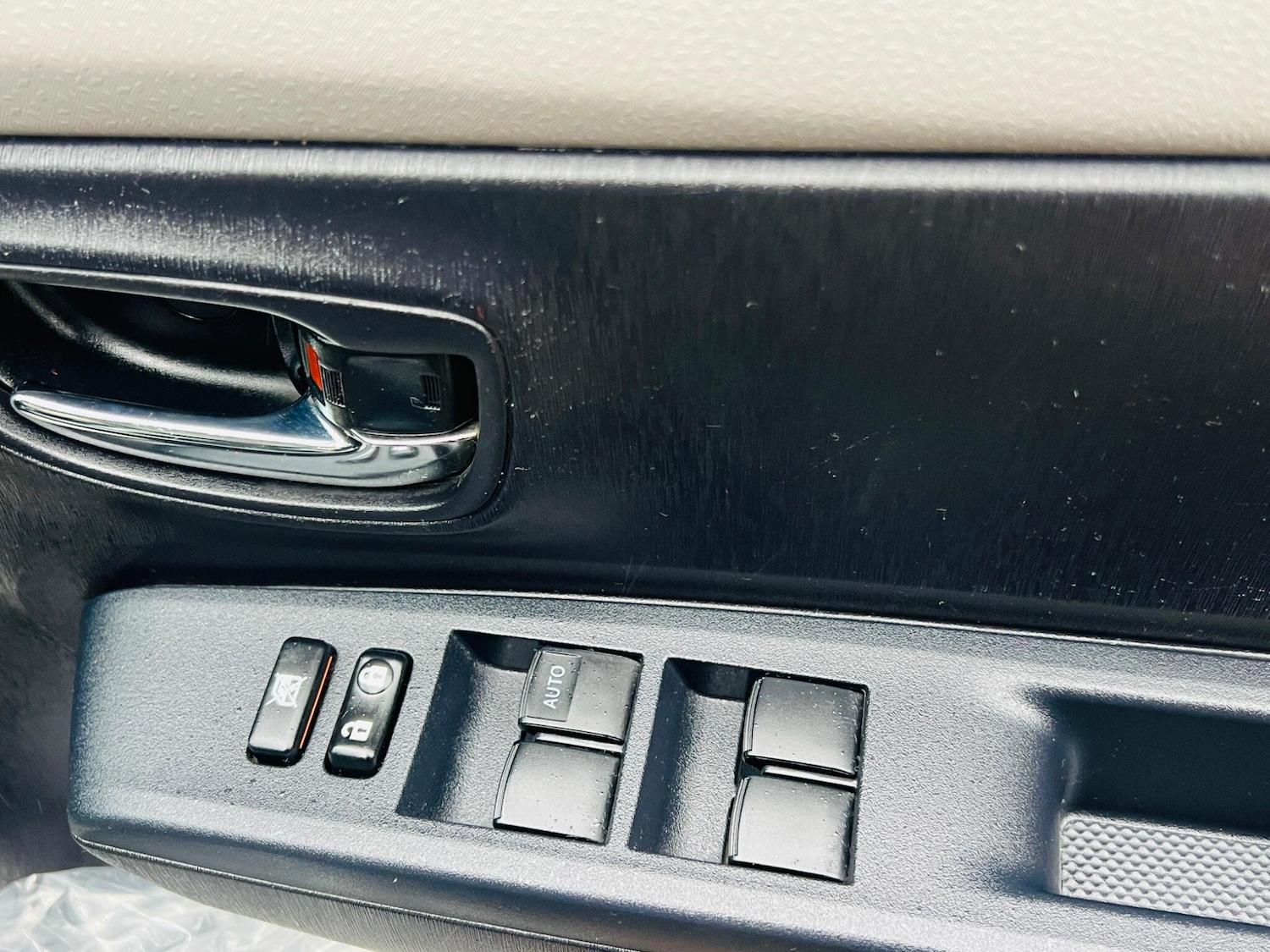 Used Toyota Yaris 2011 for sale - 76866060: Photo 49