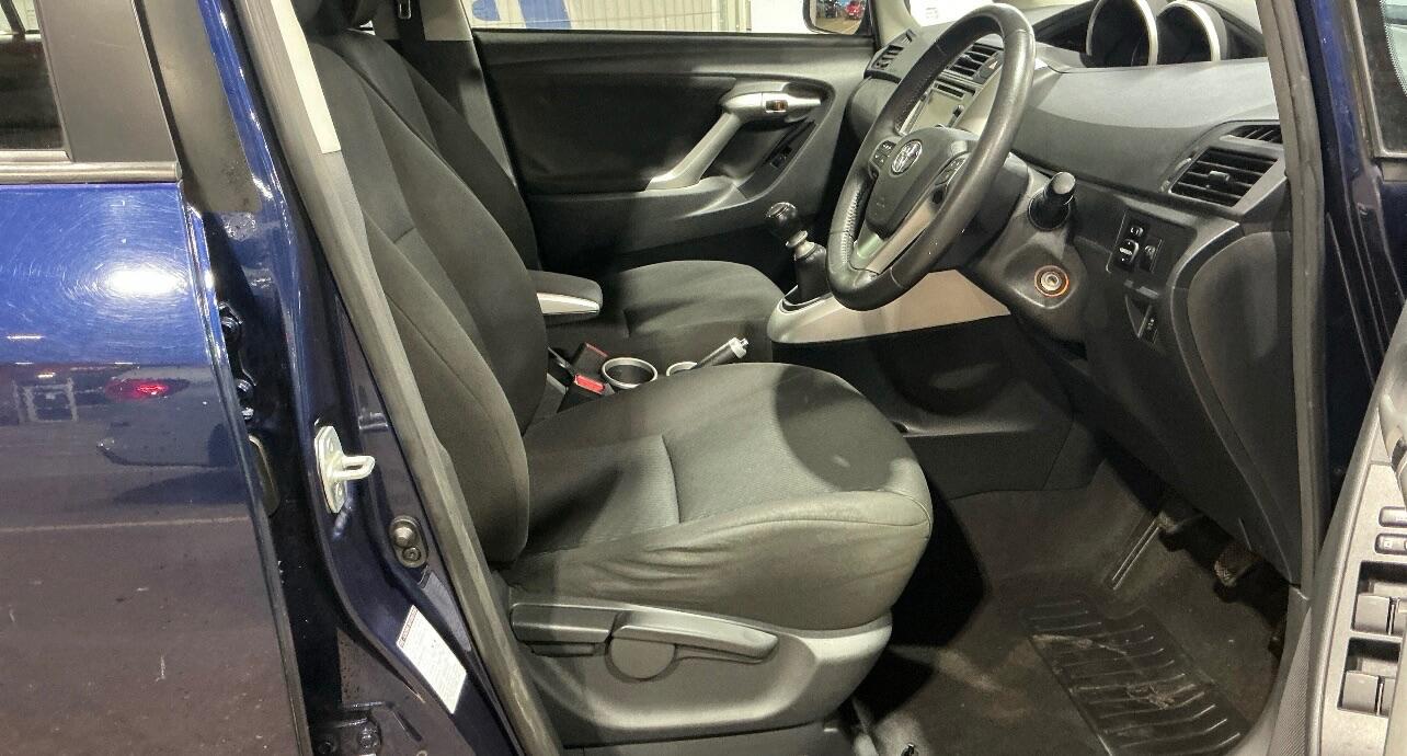 Used Toyota Verso 2012 for sale - 76632840: Photo 9