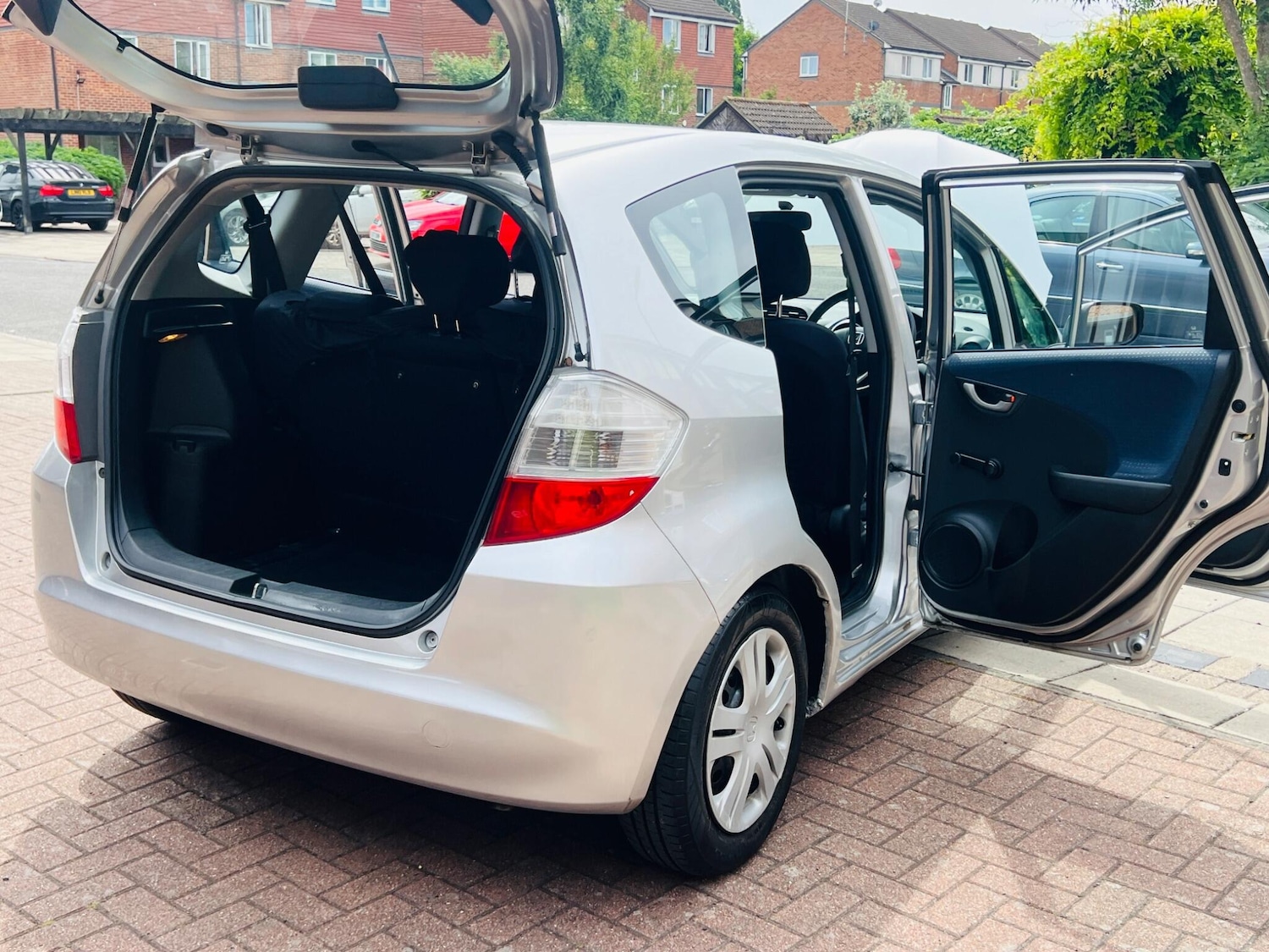 Used Honda Jazz 2009 for sale - 76701289: Photo 16