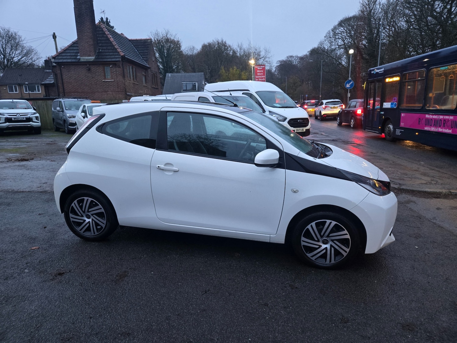 Used Toyota AYGO 2016 for sale - 76709636: Photo 10