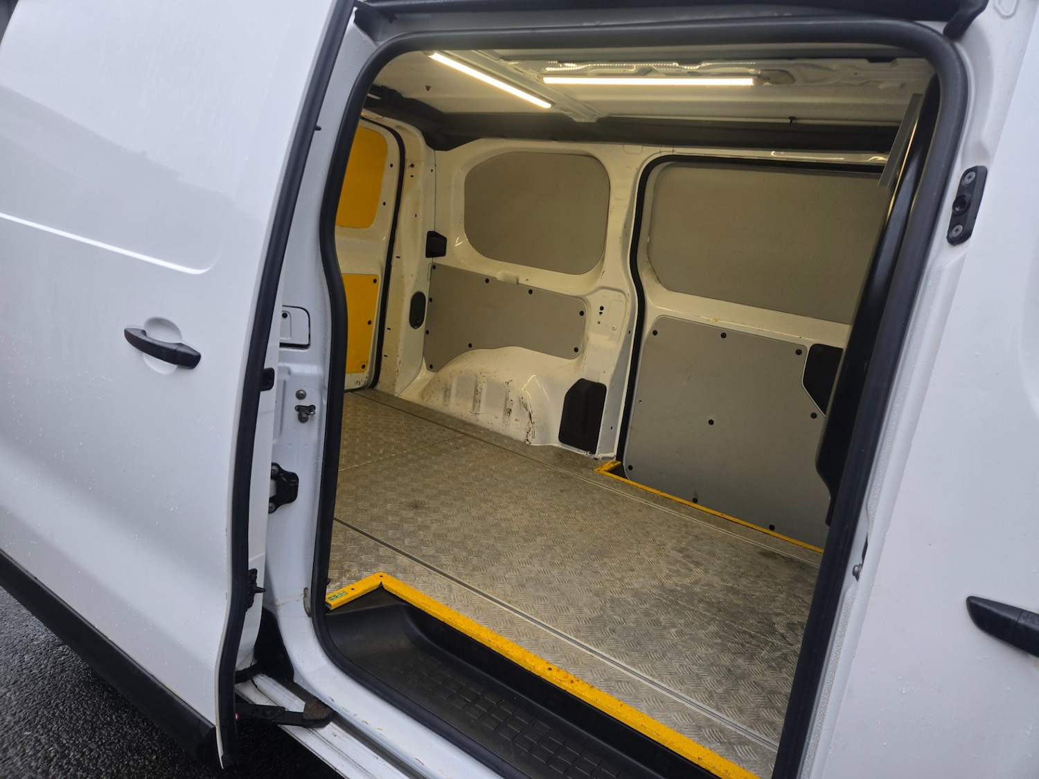 Used Citroen Dispatch 2022 for sale - 76984406: Photo 11