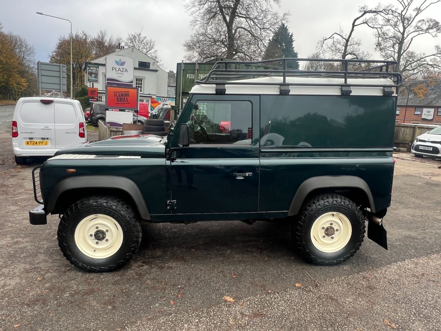Used Land Rover Defender 2012 for sale - 76505304: Photo 4