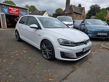 Volkswagen - Golf
