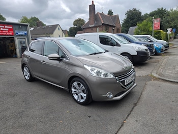 Used Peugeot 208 2014 for sale - 75713015: Photo