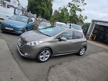 Used Peugeot 208 2014 for sale - 75713015: Photo