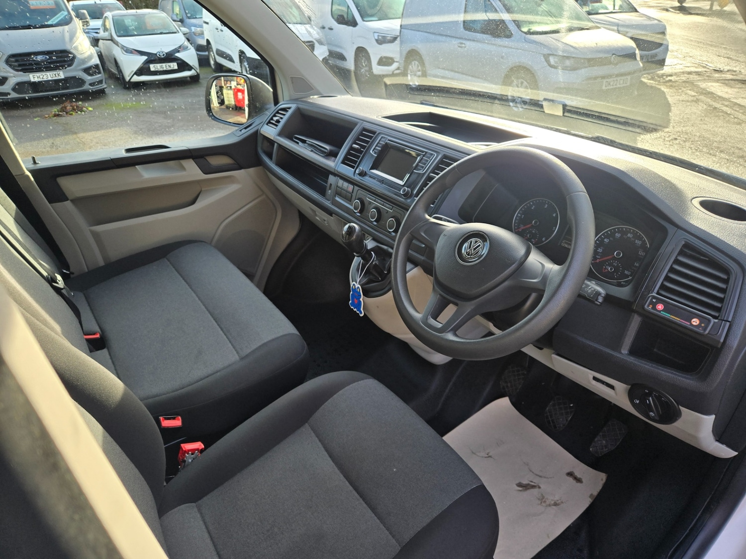 Used Volkswagen Transporter 2017 for sale - 77208767: Photo 11