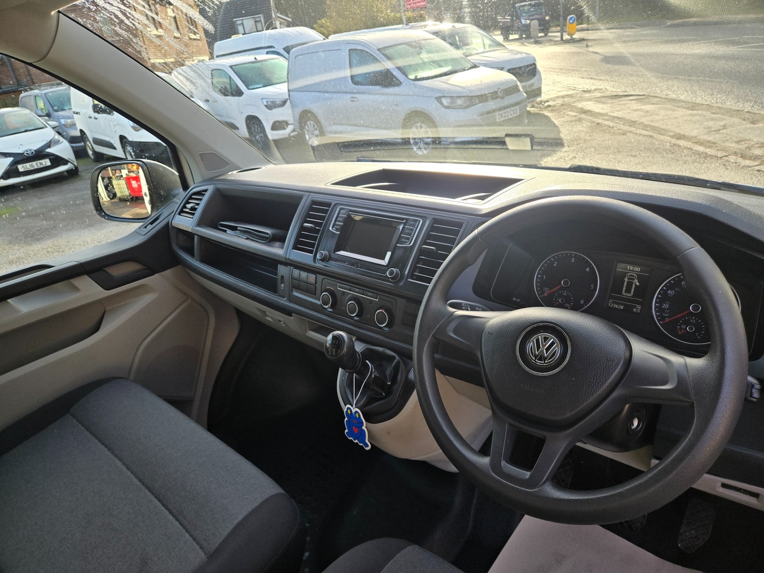 Used Volkswagen Transporter 2017 for sale - 77208767: Photo 13