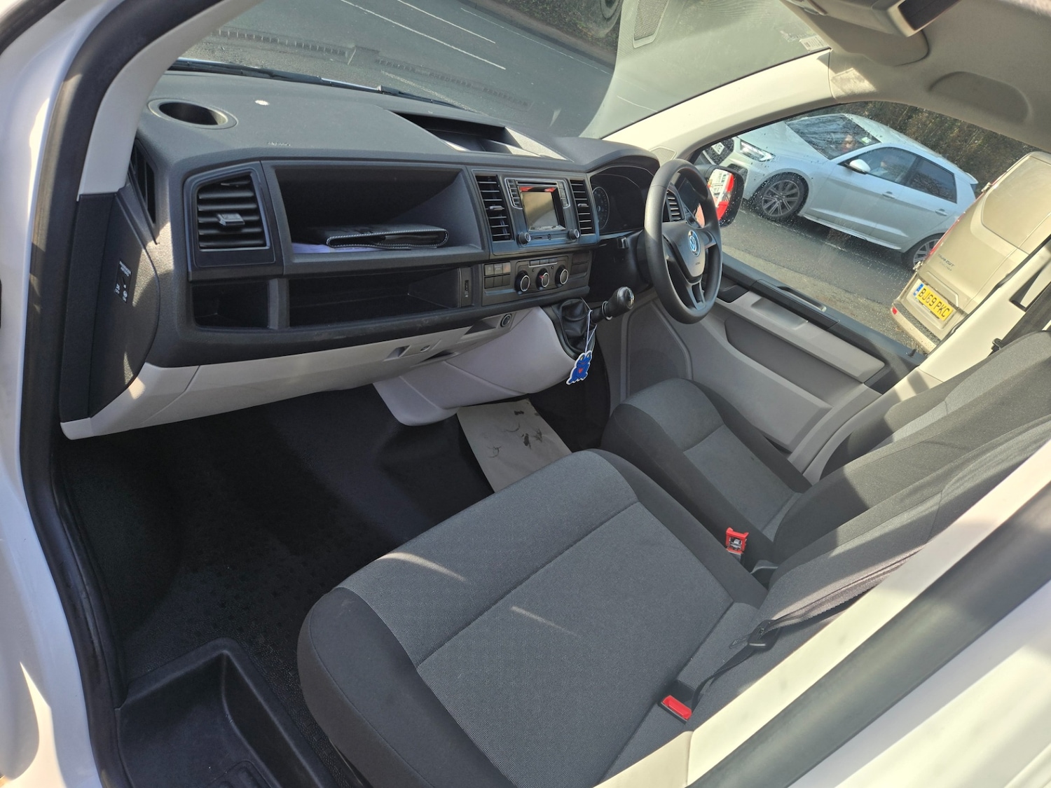 Used Volkswagen Transporter 2017 for sale - 77208767: Photo 5