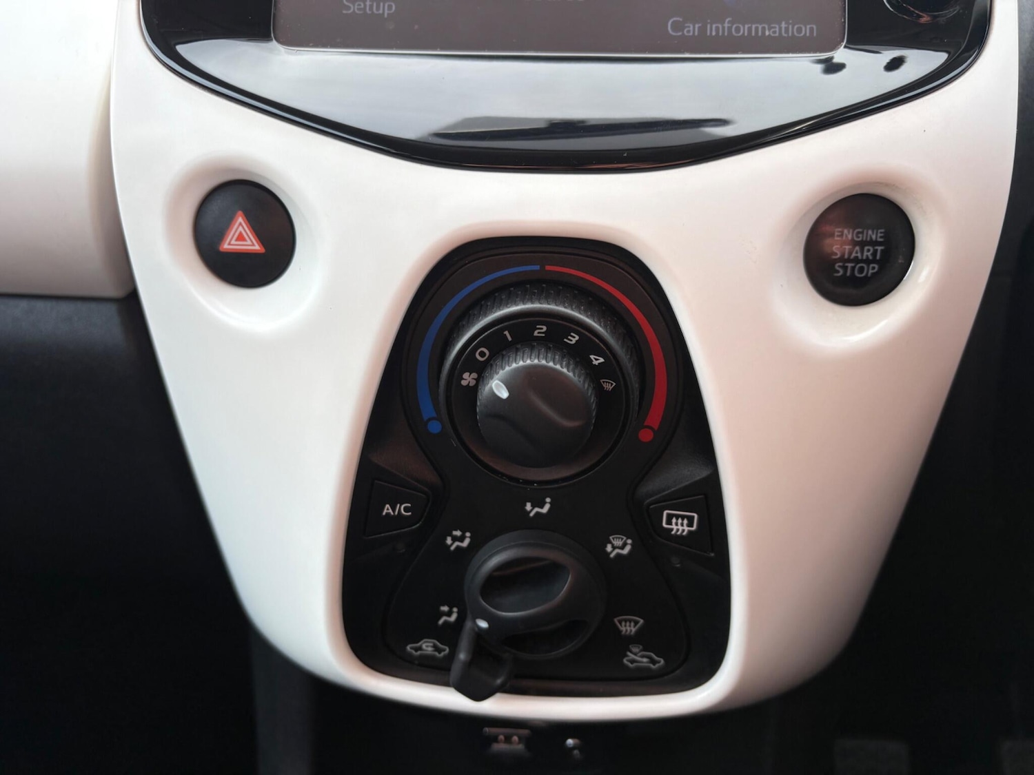 Used Peugeot 108 2014 for sale - 76361059: Photo 40